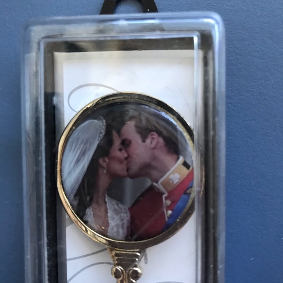 Set Of 4 Royal Memorabilia Teaspoons - Picture 4 of 5